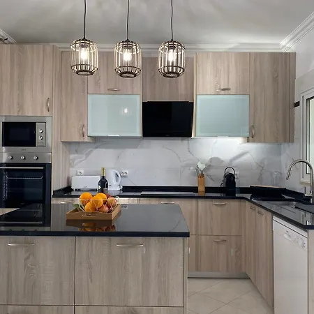 Orange With Private Pool فيلة