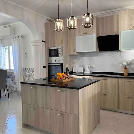 فيلة Orange With Private Pool