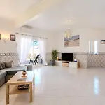 Orange With Private Pool Вилла Албуфейра